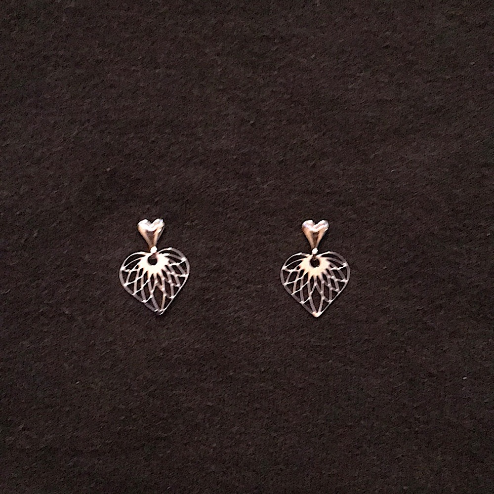 ❣️Beautiful Heart Dangle Earrings ❣️